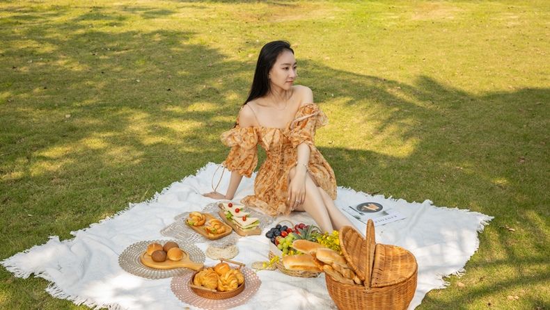 Picnic on the lawn