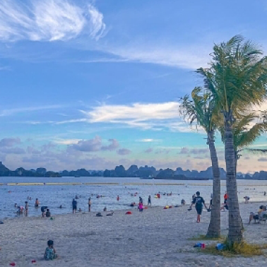 Covid under control, Quang Ninh reopens intra-provincial tourism